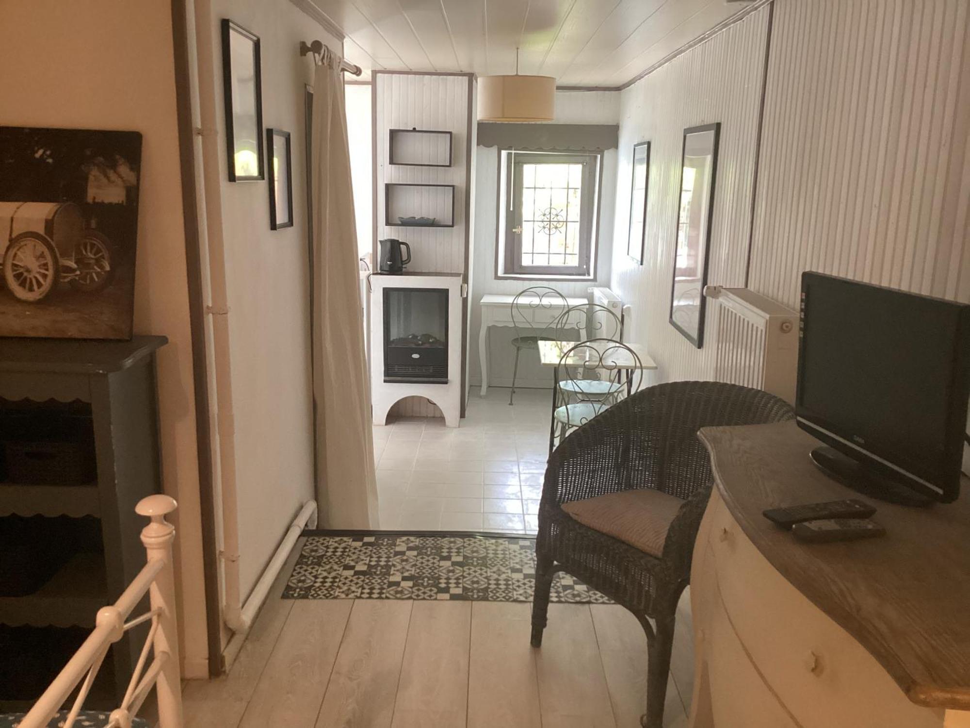 Le Lavoir Bed & Breakfast Chateauroux Bagian luar foto