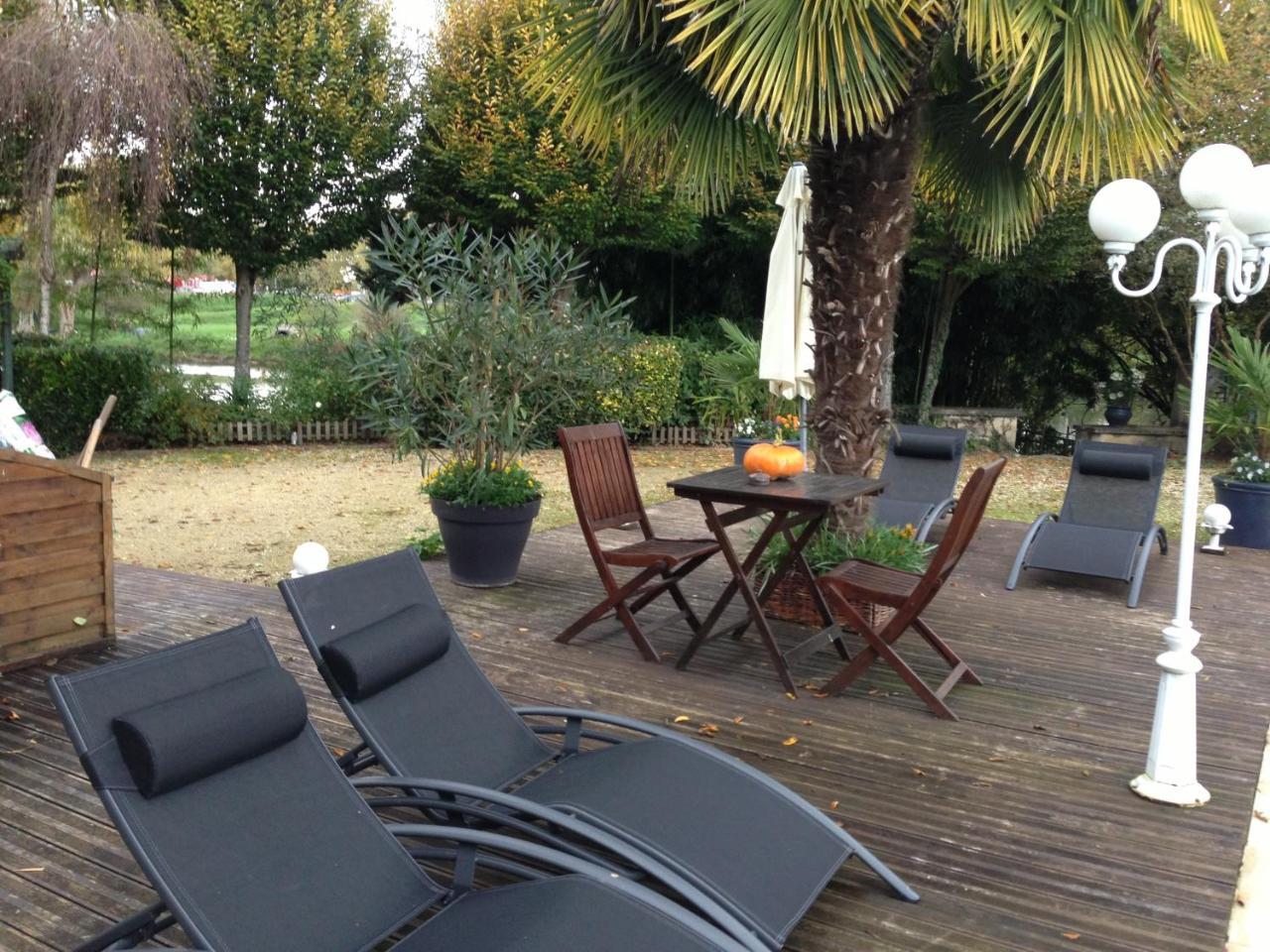 Le Lavoir Bed & Breakfast Chateauroux Bagian luar foto